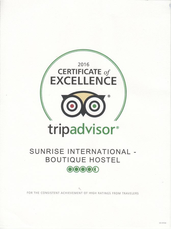 Sunrise International - Boutique Hostel Kaulung Kültér fotó